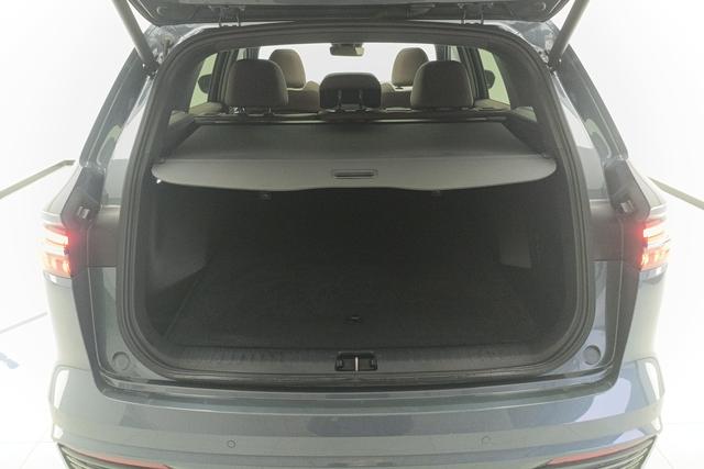 Geely Automobile Xingyue L 2022 Темно-серый из Китая, фото 5