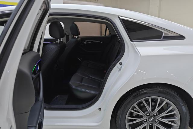 Pentium B70 2023 Белый из Китая