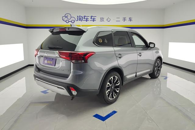 Mitsubishi Outlander 2020 2.0 L 2 WD 5 — фото 3