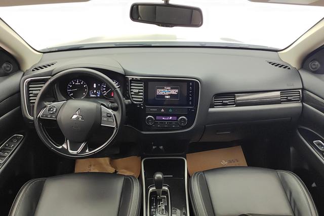 Mitsubishi Outlander 2020 2.0 L 2 WD 5 — фото 13