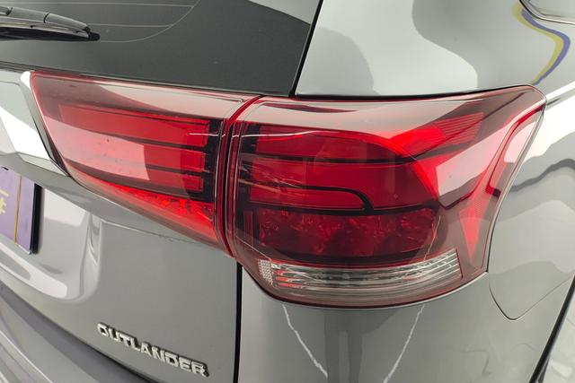 Mitsubishi Outlander 2020 2.0 L 2 WD 5 — фото 8