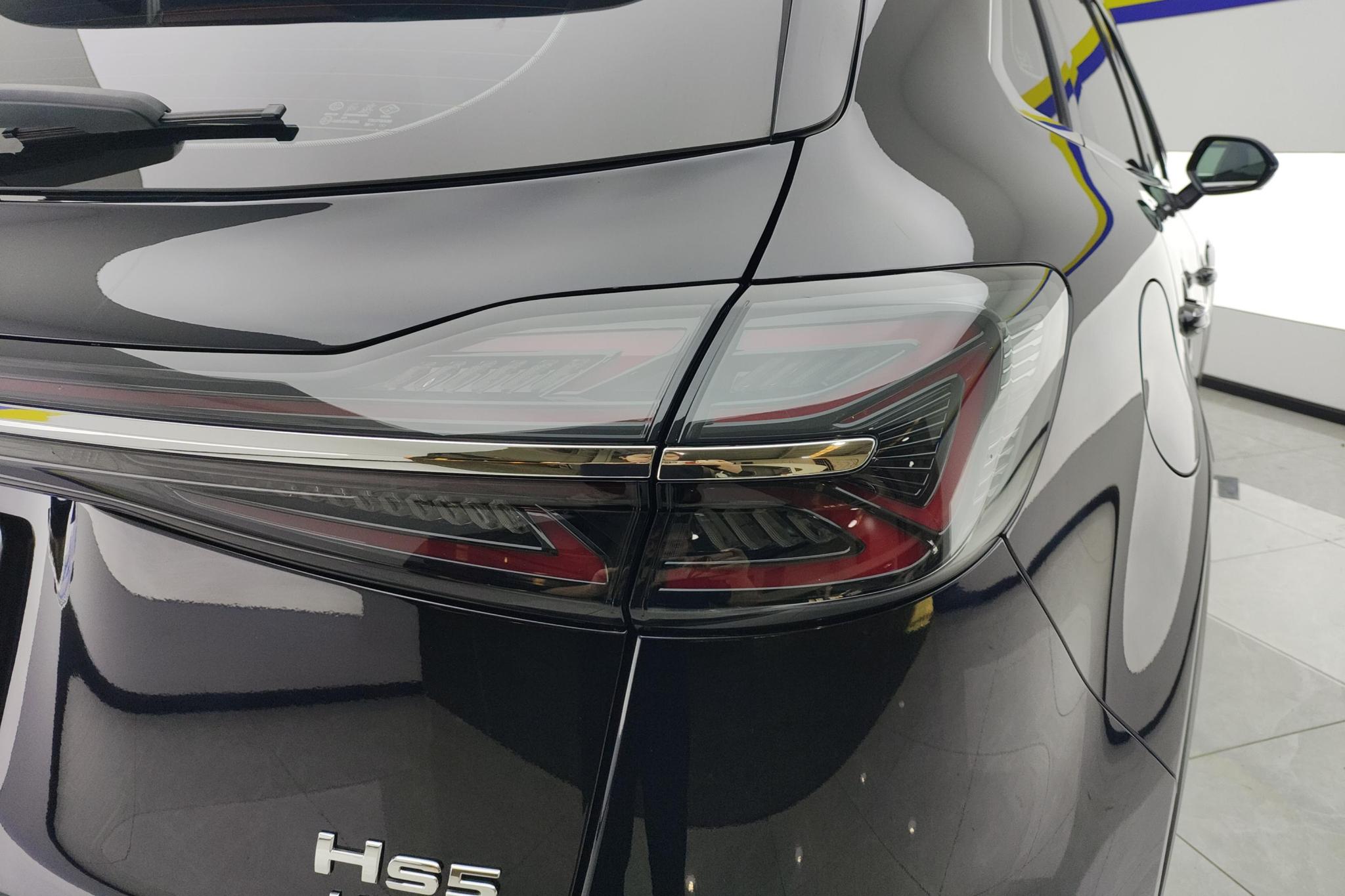 Hongqi HS5 2025 2.0T 60