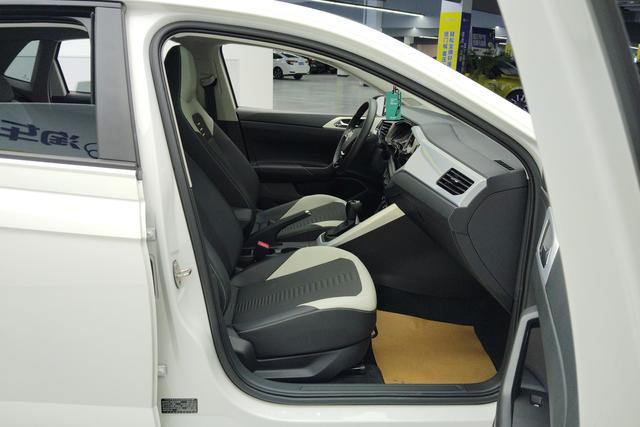 Volkswagen Polo 2021 Белый из Китая