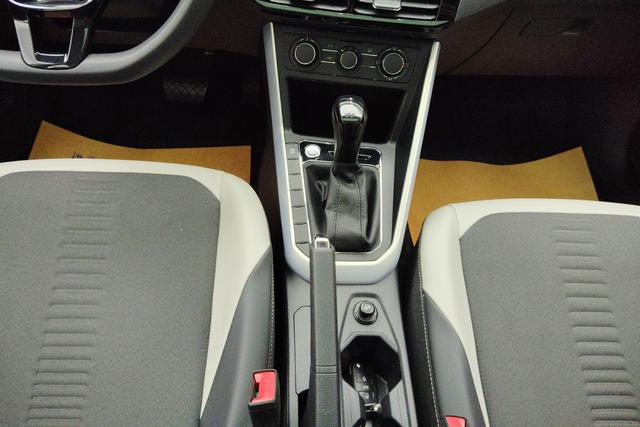 Volkswagen Polo 2021 Белый из Китая, фото 4