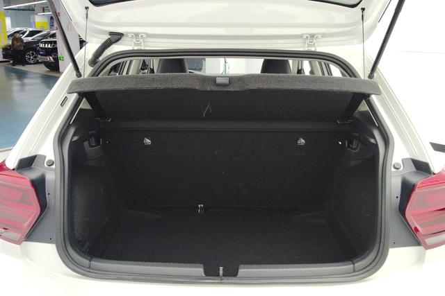 Volkswagen Polo id 3810288 из Китая 12