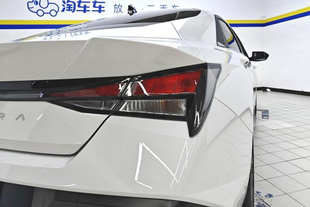 Hyundai Elantra 2023 1.5 L CVT GLX — фото 7