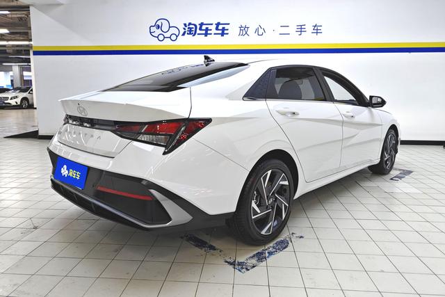Hyundai Elantra 2023 1.5 L CVT GLX — фото 3