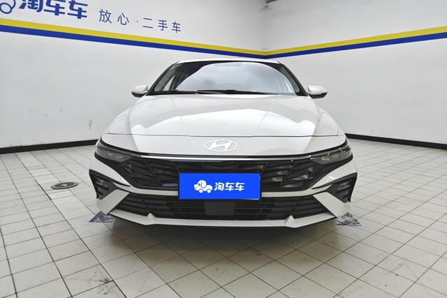 Hyundai Elantra 2023 1.5 L CVT GLX — фото 2