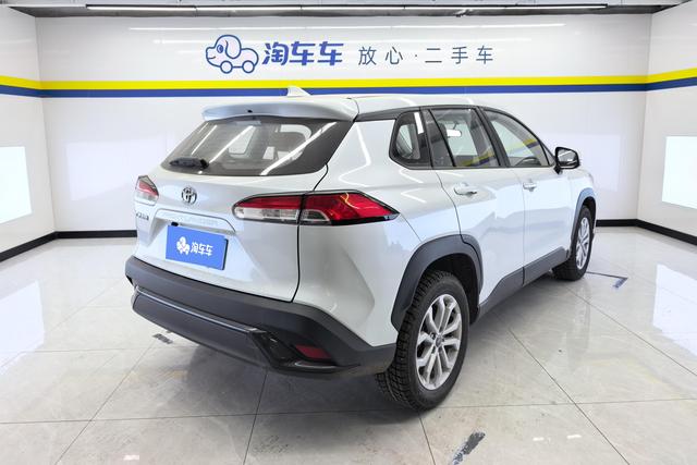 Toyota Frontlander 2023 2.0 L CVT — фото 3