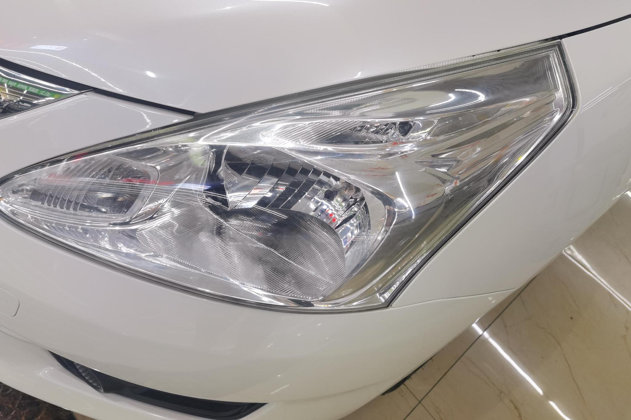 Nissan Tiida 2014 1.6L CVT Comfort