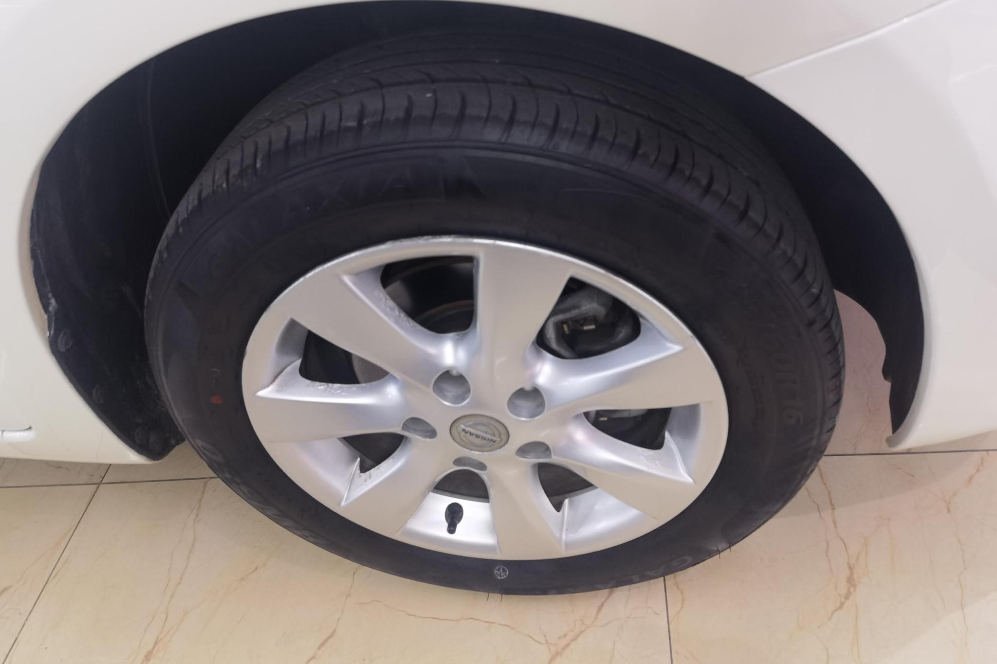 Nissan Tiida 2014 1.6L CVT Comfort