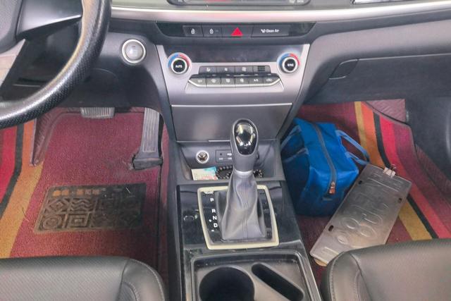 Hyundai Mistra 2019 1.8 L AT GLS VI — фото 14