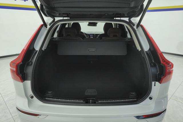 Volvo XC60 2020 T 5 4 WD — фото 17