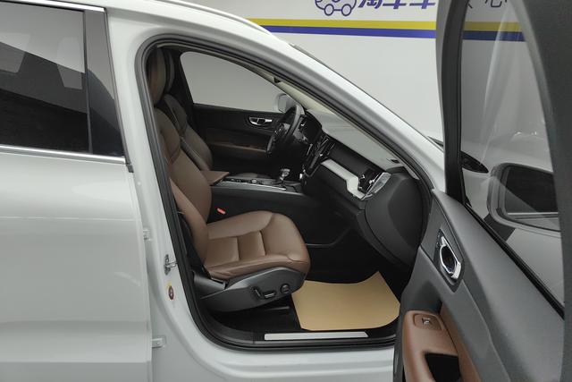 Volvo XC60 2020 T 5 4 WD — фото 11