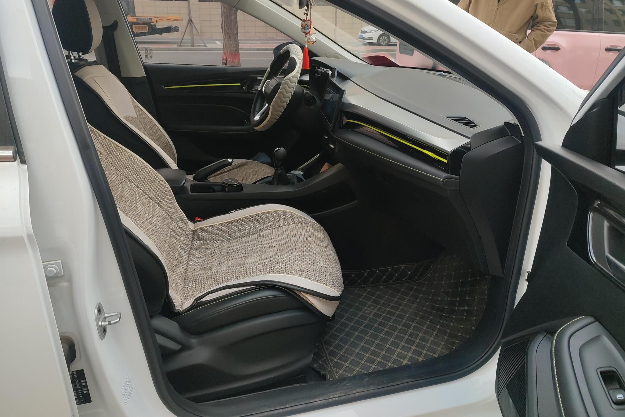 Roewe i5 2021 1.5L MT