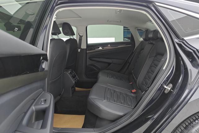 Volkswagen Passat id 3785123 из Китая 15