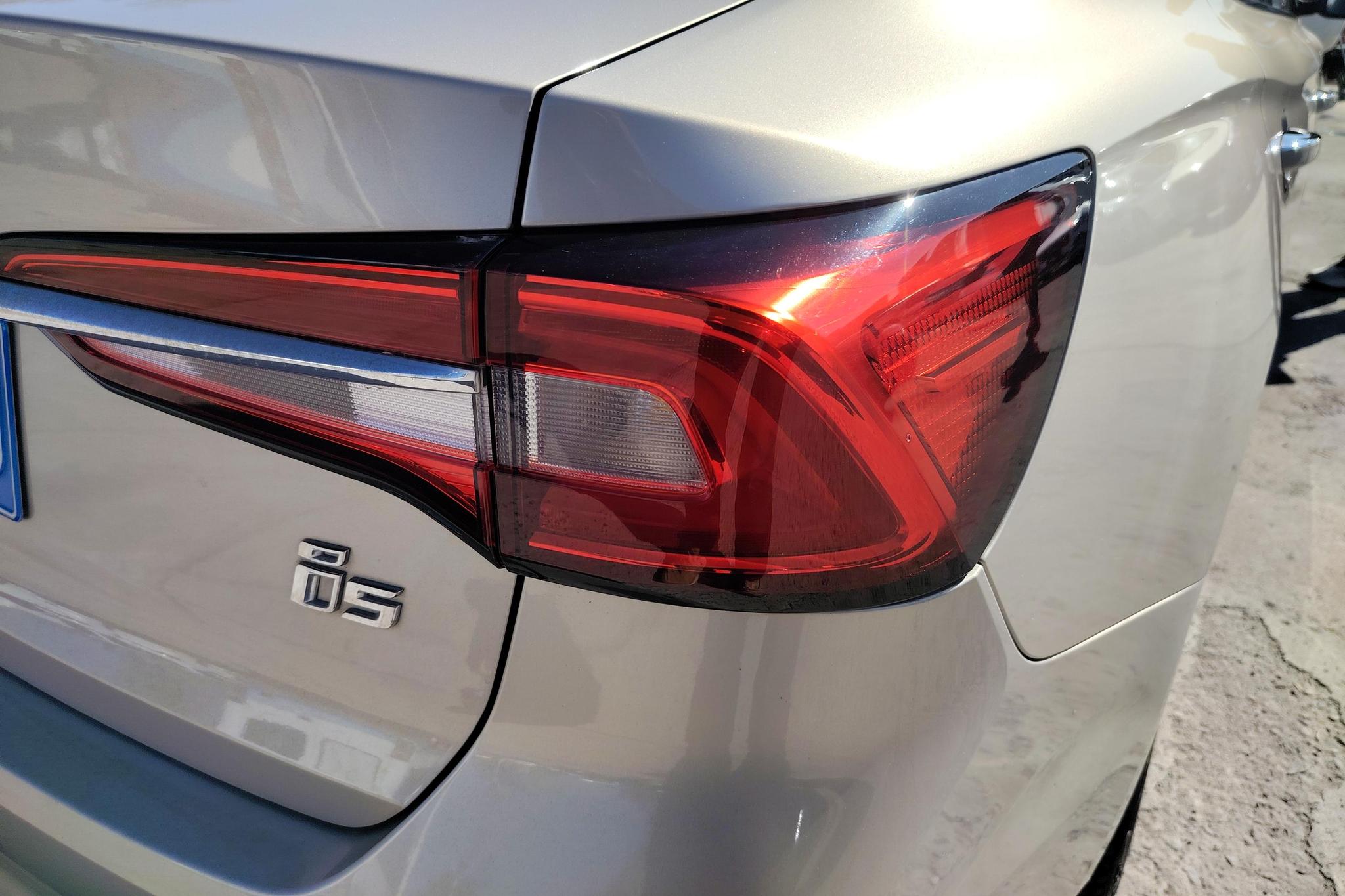 Roewe i5 2019 1.5L AT 4G VI