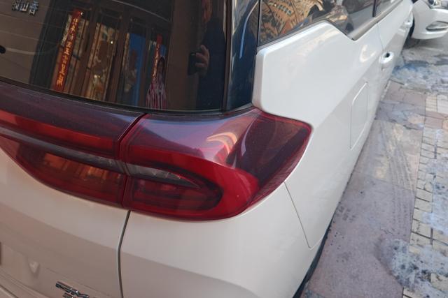 GAC Trumpchi Trumpchi M6 id 3782131 из Китая 7