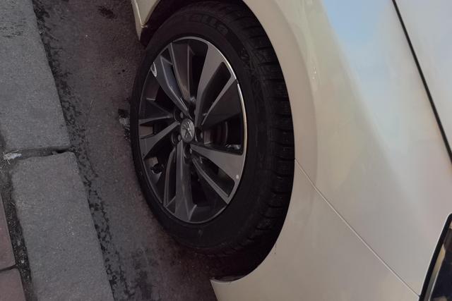 Peugeot 408 2025 Белый из Китая, фото 2