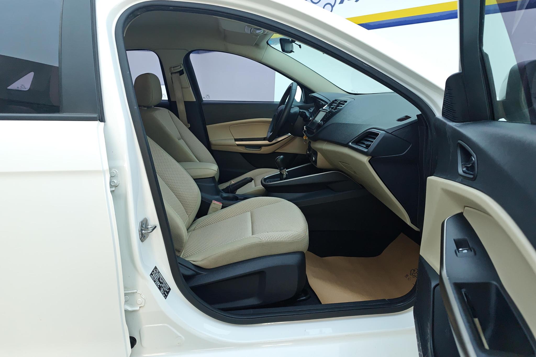 Ford Escort 2015 1.5L MT Comfort