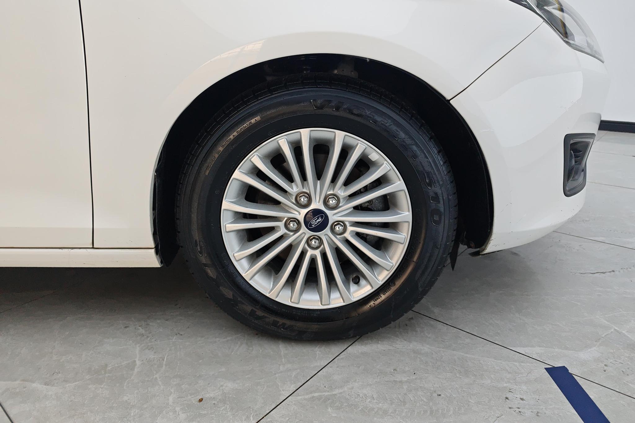 Ford Escort 2015 1.5L MT Comfort