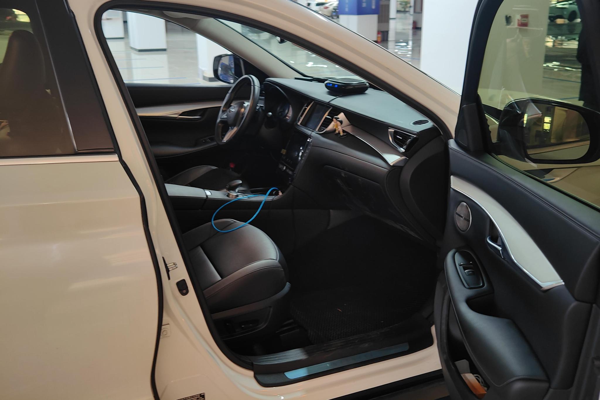 Infiniti QX50 2022 2.0T