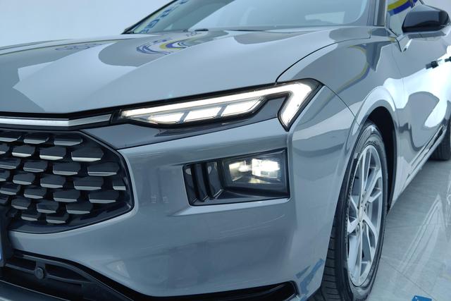 Ford Mondeo 2022 Eco Boost 245 Luxury — фото 4