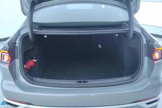 Ford Mondeo 2022 Eco Boost 245 Luxury — фото 17