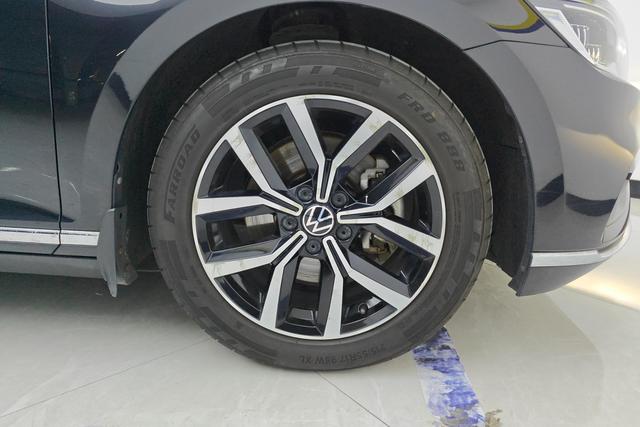 Volkswagen Magotan 2020 330 TSI DSG Leading — фото 10