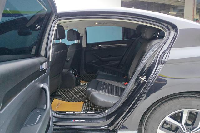 Volkswagen Magotan 2020 330 TSI DSG Leading — фото 15