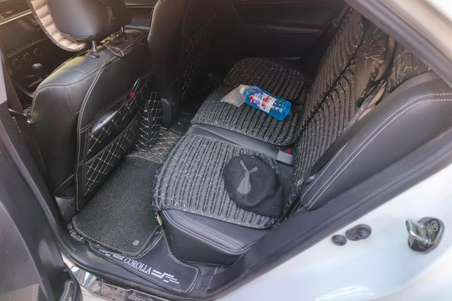 Toyota Corolla id 3781927 из Китая 10