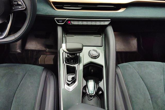 Geely Automobile Xingyue L 2023 Синий из Китая, фото 3