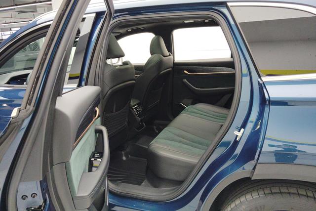 Geely Automobile Xingyue L 2023 Синий из Китая, фото 6