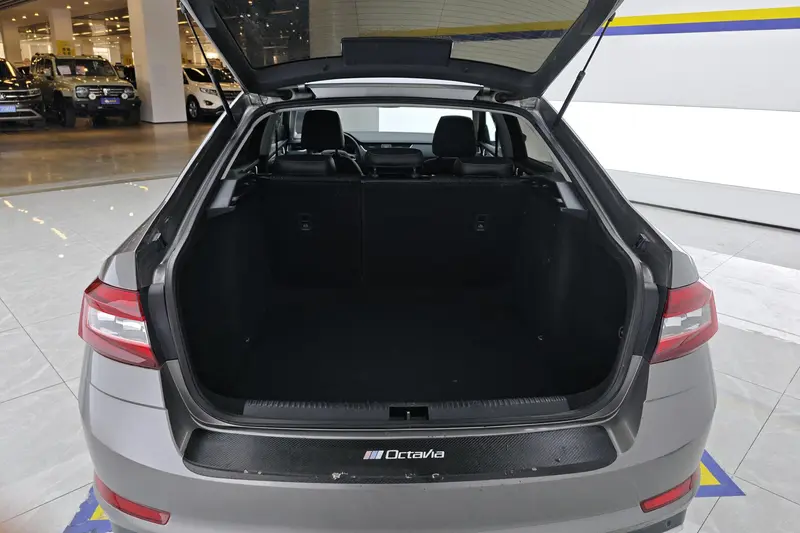 Skoda Octavia — фото 12