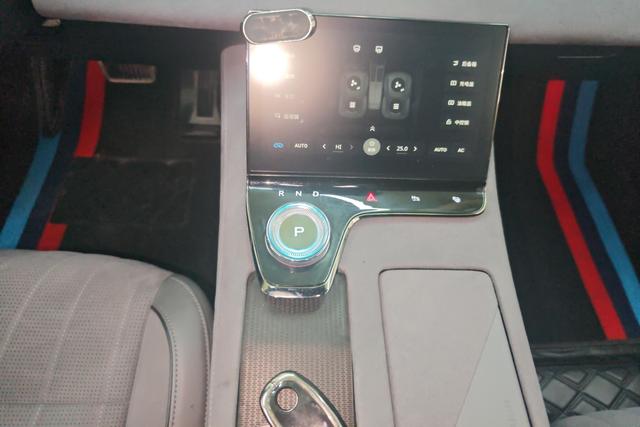 Lan Tu Chasing light PHEV id 3825538 из Китая 8