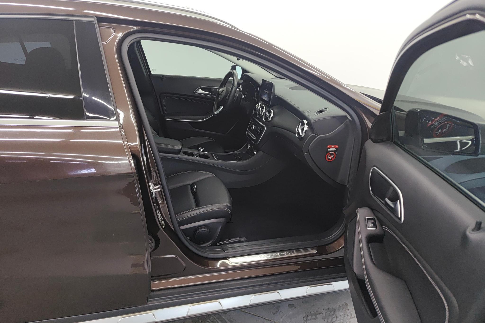 Mercedes-Benz GLA 2018 GLA 200 Fashion