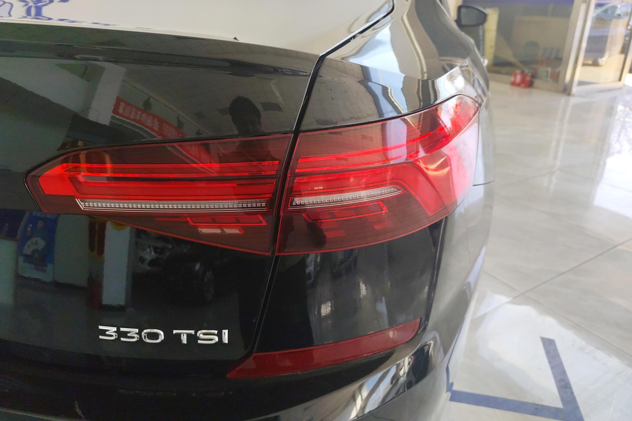 Volkswagen Passat 2020 330TSI Elite VI