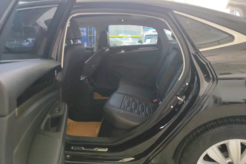 Volkswagen Passat — фото 10