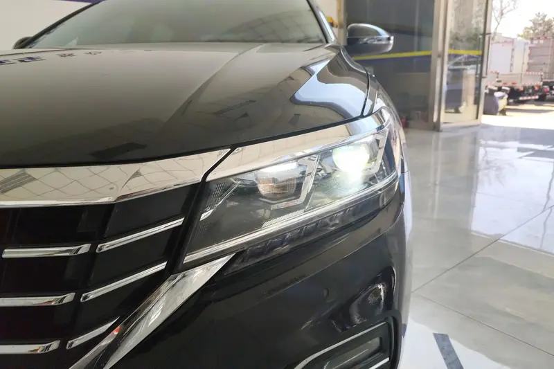 Volkswagen Passat — фото 4