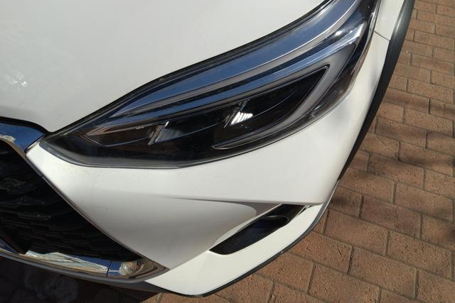 Toyota YARIS L Zhixuan 2023 Белый из Китая, фото 2