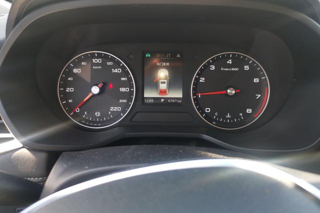 Roewe i5 2018 Желтый из Китая, фото 3