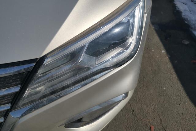 Roewe i5 2018 Желтый из Китая, фото 4