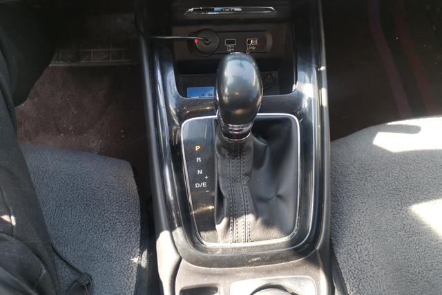 Roewe i5 2018 Желтый из Китая, фото 5