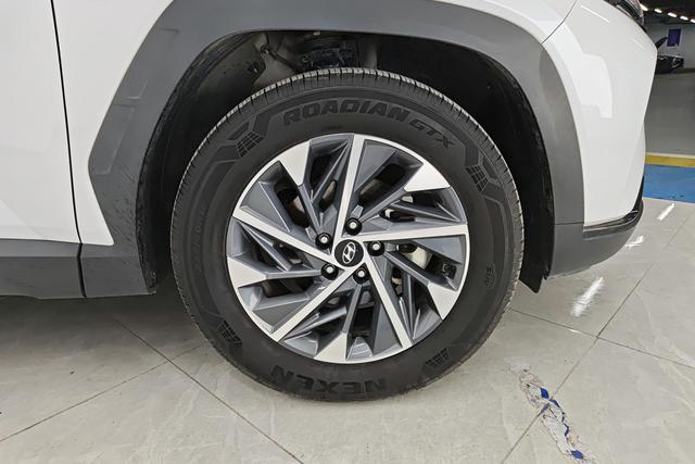 Hyundai Tucson 2023 L 1.5 T GLX 2 WD — фото 4