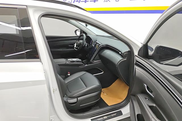 Hyundai Tucson 2023 L 1.5 T GLX 2 WD — фото 16