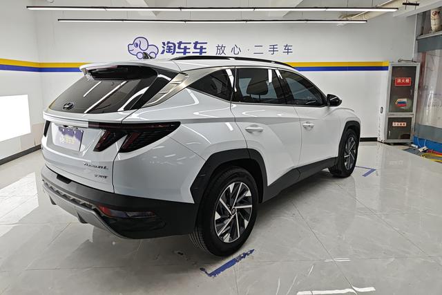 Hyundai Tucson 2023 L 1.5 T GLX 2 WD — фото 3