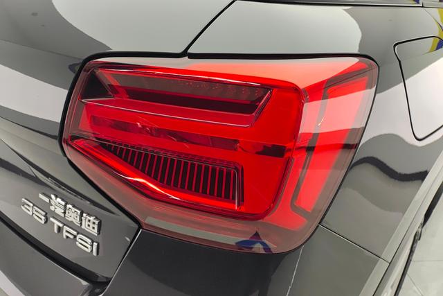 Audi Q2L 2021 35 TFSI — фото 5