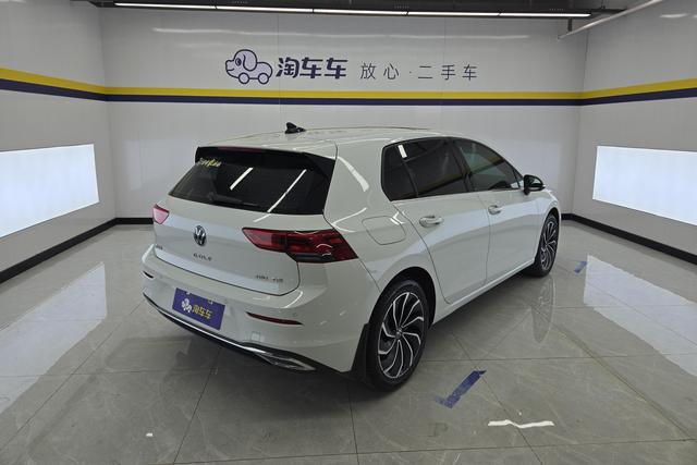 Volkswagen Golf 2021 Белый из Китая