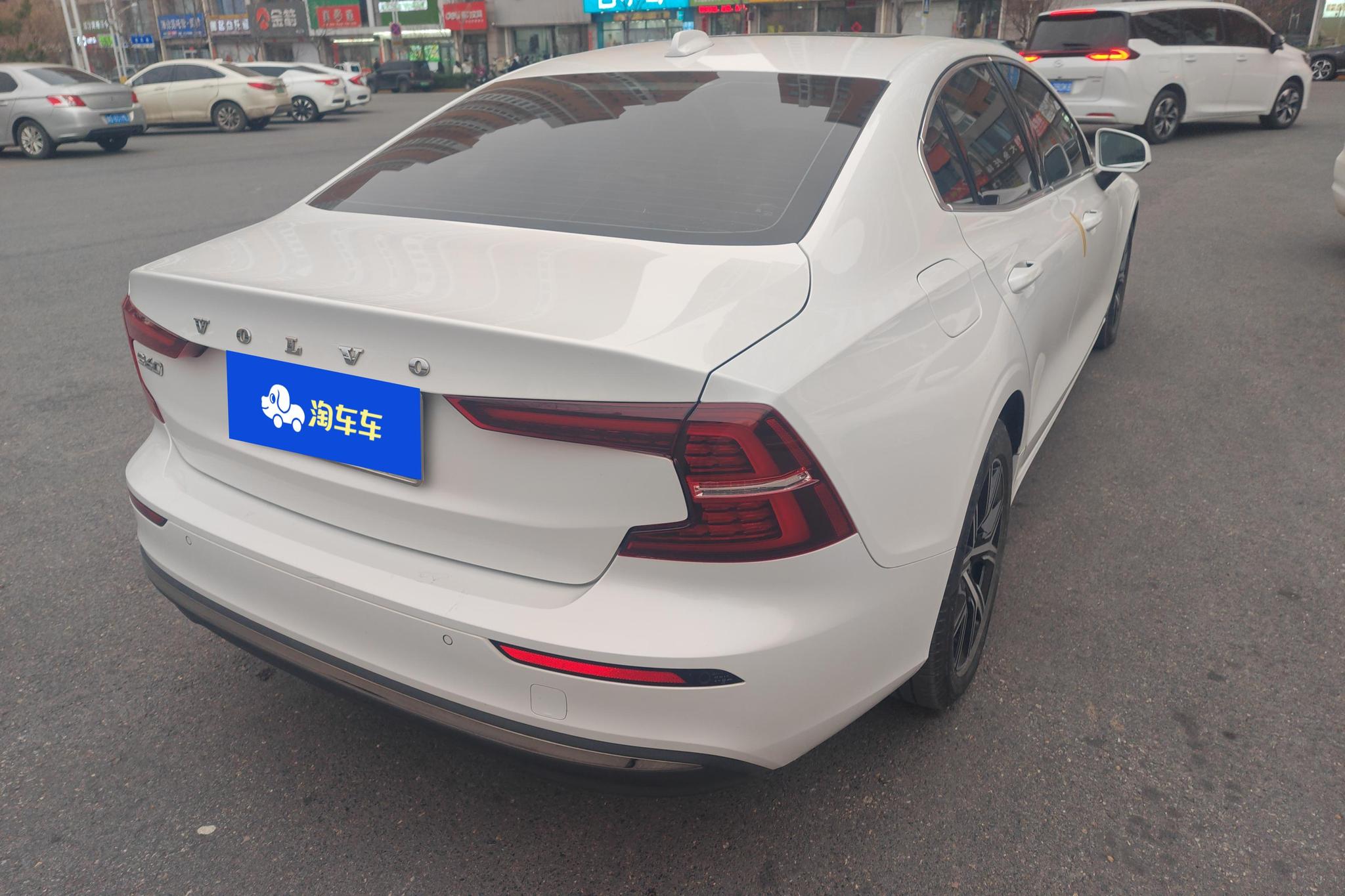 Volvo S60 2023 B4 Luxury