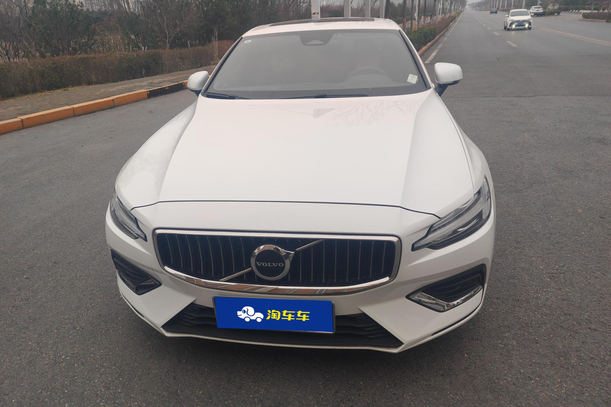 Volvo S60 2023 B4 Luxury